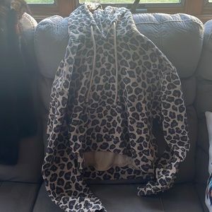 Cropped A&at leopard hoodie